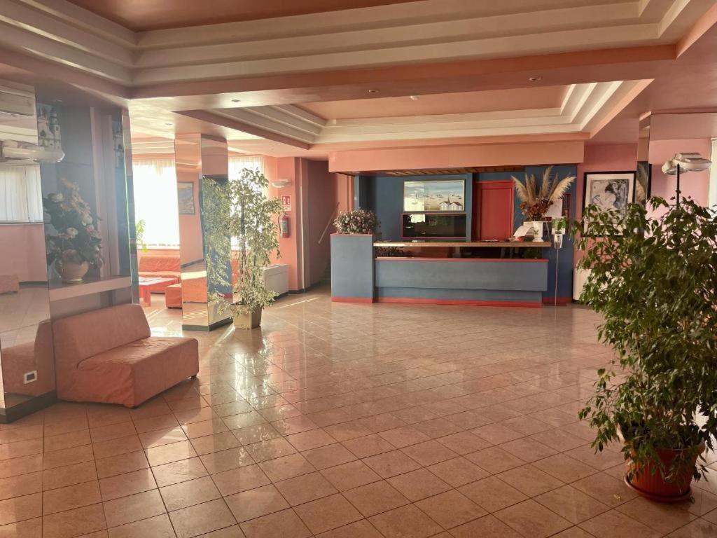Hotel & Residence Stella Maris Pietra Ligure Bagian luar foto