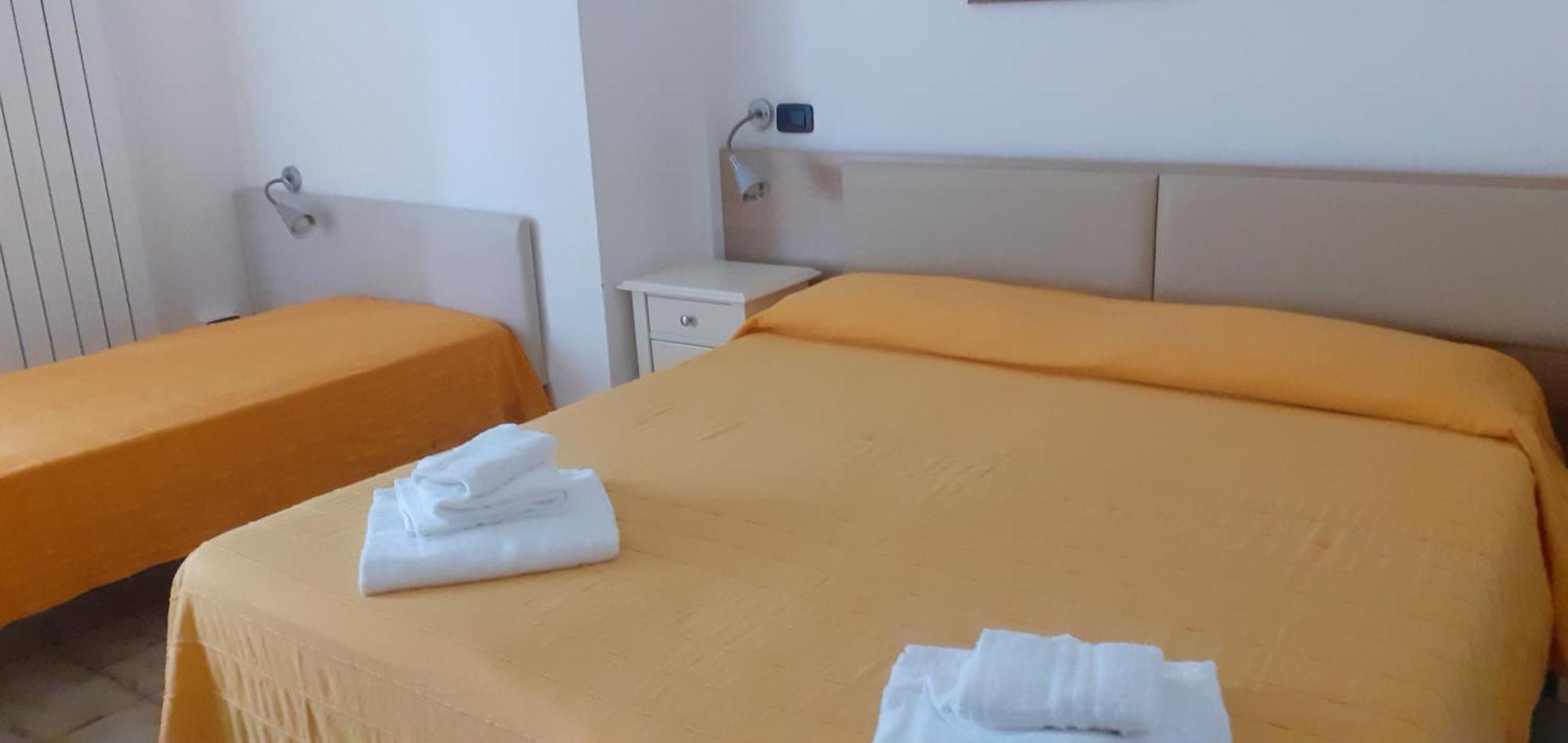 Hotel & Residence Stella Maris Pietra Ligure Bagian luar foto